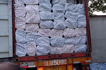 装载涤棉布35/36”和44/45”的集装箱发往苏丹